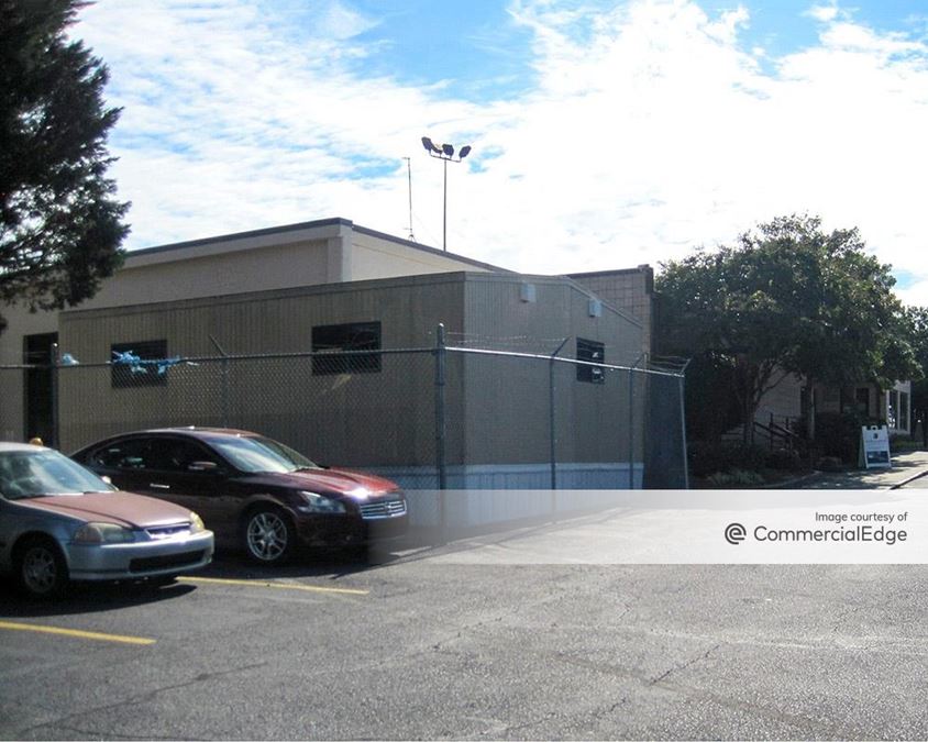 3930 Pleasantdale Road 3930 Pleasantdale Road Industrial Building