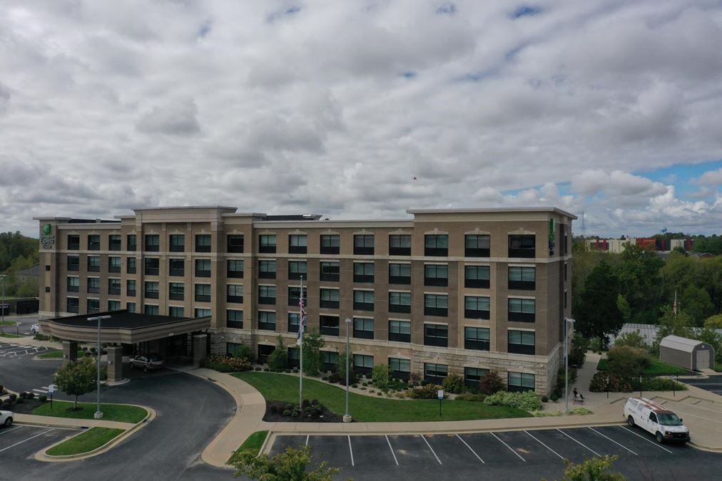 Holiday Inn Express & Suites - Elizabethtown, KY 