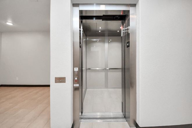 Premier Sugar Land  Office Condo For Sale and/or For Lease