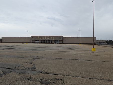 Photo of commercial space at 1700 Grove Street in Rantoul