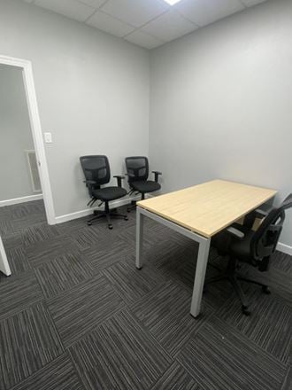 OfficeOurs - 500 Benson Road