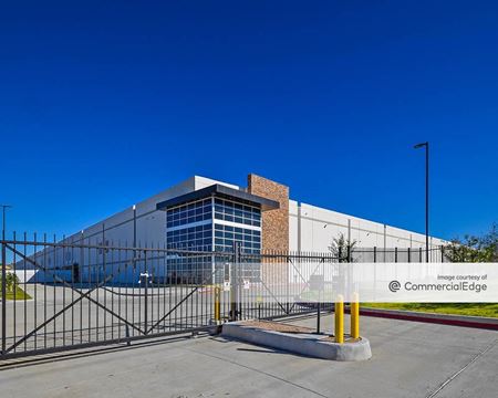 Industrial space for Rent at 1350 Chalk Hill Road in Dallas