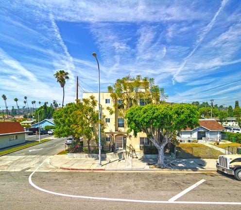 Receivership Sale | 15-Unit Apartment Building | Los Angeles, CA