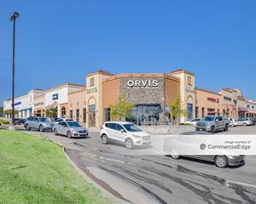 Chapel Hill Shopping Center - 4601 West Fwy
