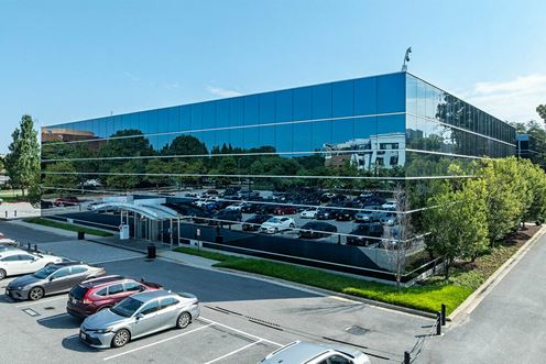 185 Admiral Cochrane Dr