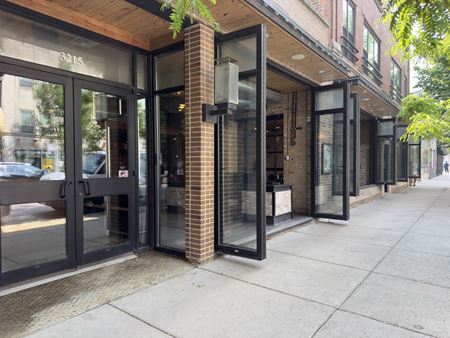 Retail space for Sale at 3215 N Sheffield Ave in Chicago