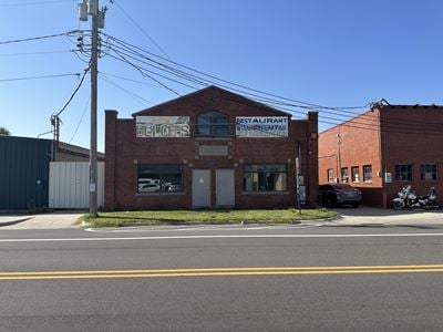 1524 W Main St
