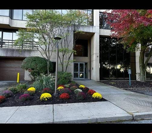 6513 SF Suite 200 Professional and Medical Office Space