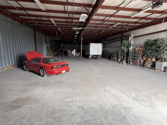 7500 SF Heated Warehouse