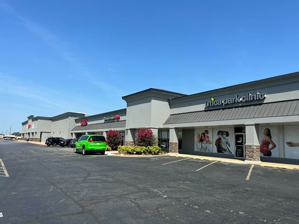 Garnett Plaza