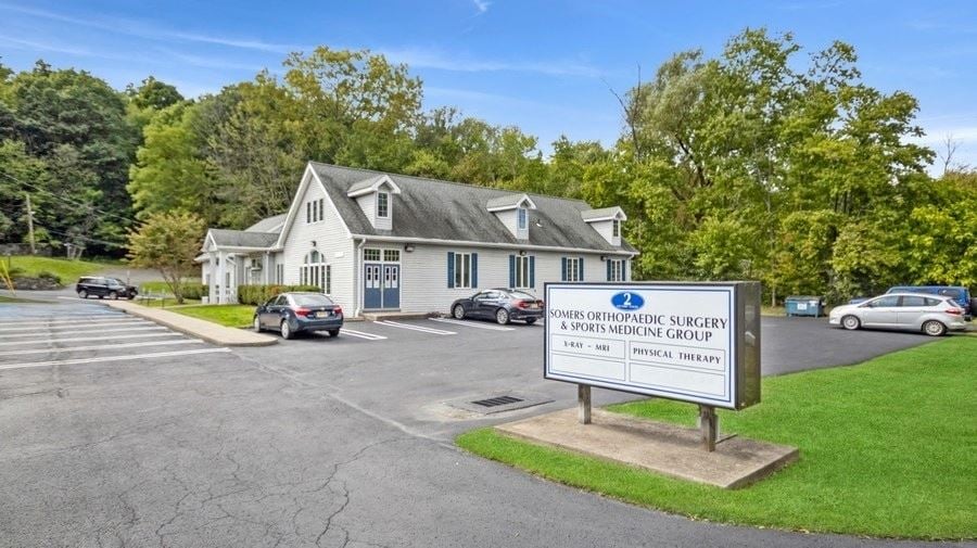 6.9% CAP NNN / Medical Office / 1.5 miles from I-84