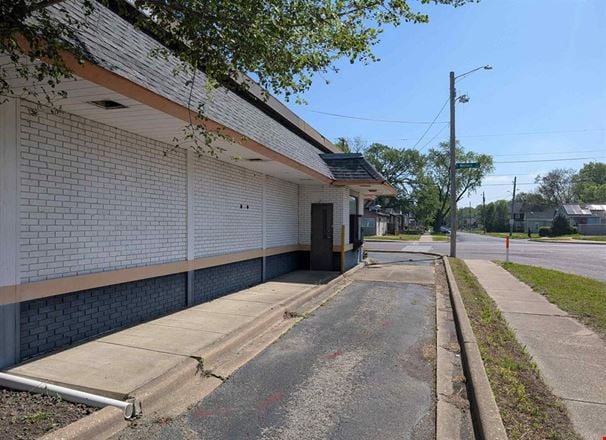 435 S Western Ave