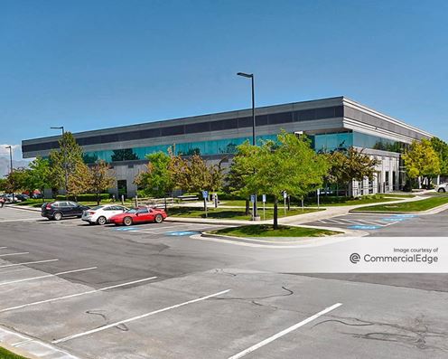 Parkway Center - 4897 West Lake Park Blvd