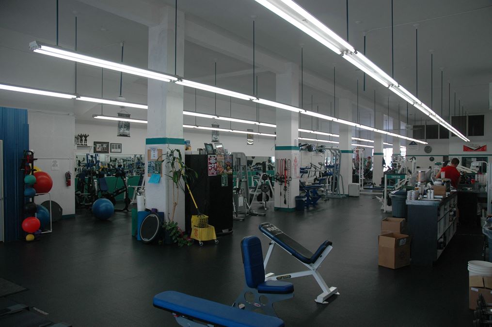 FITNESS CENTER/RETAIL BUILDING