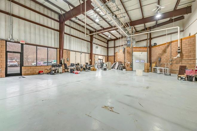 1087 Federal Rd Ste 5