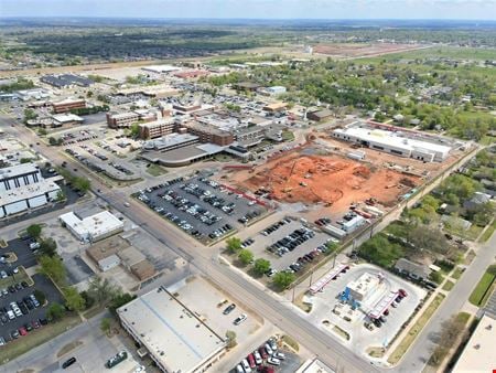 Photo of commercial space at 901 N Porter Ave in Norman