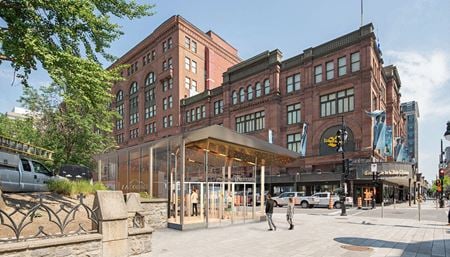 Retail space for Rent at 625 rue St-Catherine Ouest in Montréal