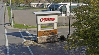 Shoppes at Lac De Ville