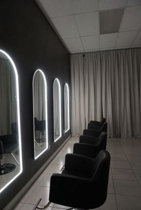 Salon Suites