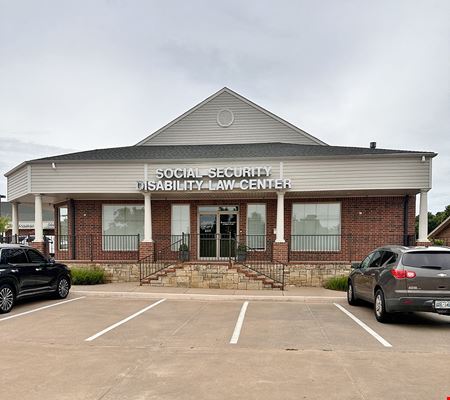 Photo of commercial space at 1421 E. Ayers Avenue in Edmond