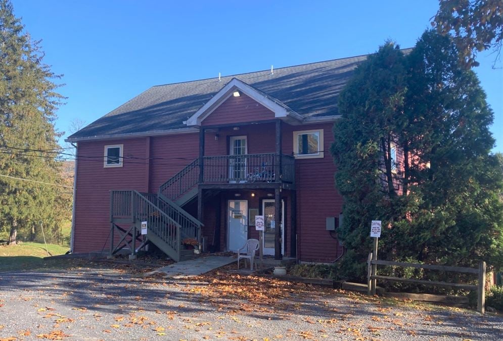 Office/Retail/Loft in Renovated Historic Barn