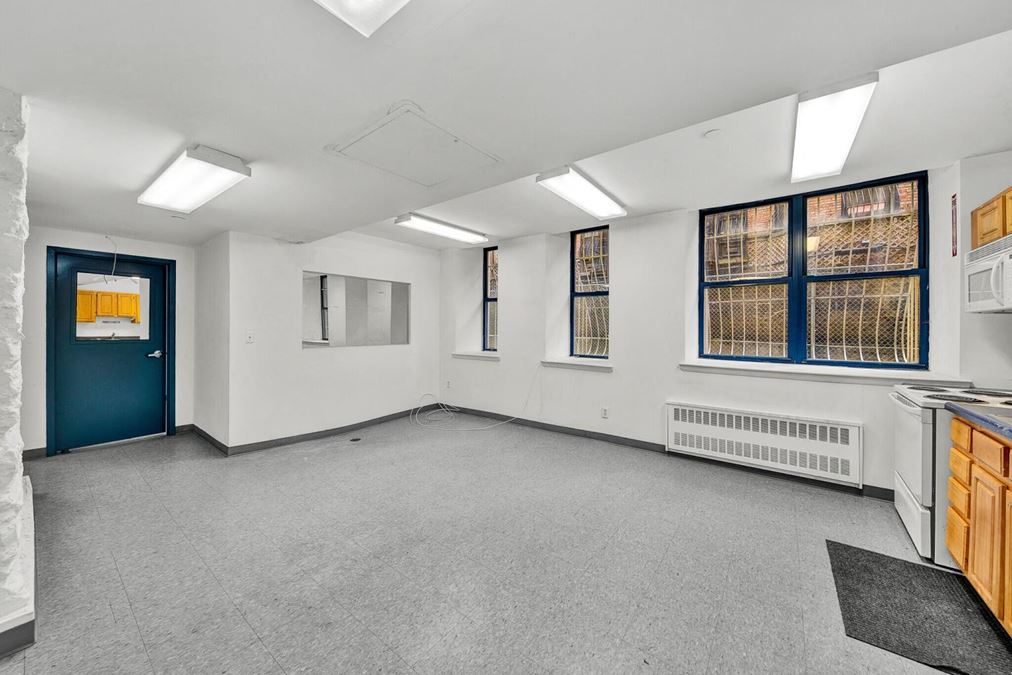 218 W 113th St
