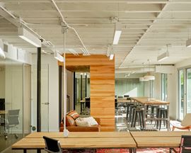 824 W 10 St