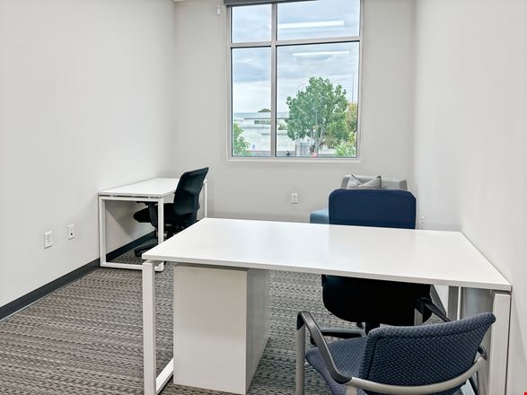 Regus - Ontario - W 6th Street