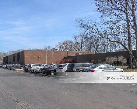 Office space for Rent at 2401 Waukegan Road in Bannockburn