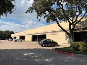 Retail/Office space along high traffic road in Richardson