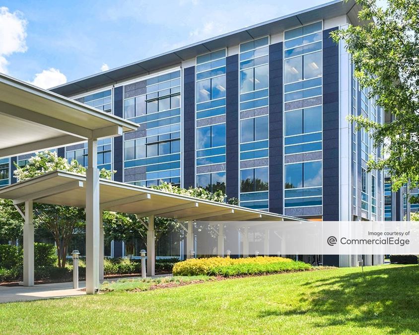 Charlotte Corporate Campus - 7820 Crescent Executive Drive
