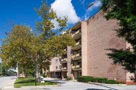 Windsor House Apartments | 61 Units | $696K In-Place NOI | $732K Projected NOI