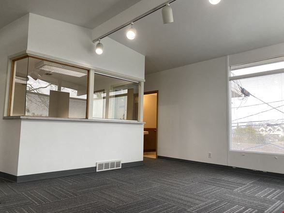 Medical Office For Sale in Everret 