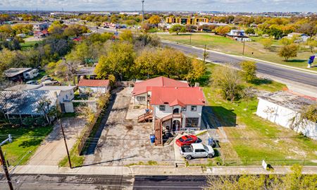 Multi-Family space for Sale at 563 SW 39th St in San Antonio