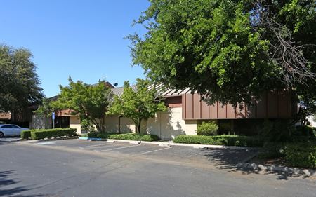 Professional Office Spaces Near Figarden Loop - Fresno