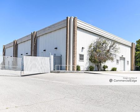 Industrial space for Rent at 5300 District Blvd in Bakersfield