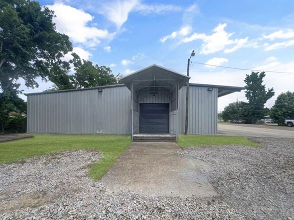 3220 Money Rd