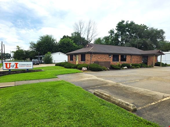 FREESTANDING PROFESSIONAL OFFICE / FORMER BANKBRANCH FOR SALE