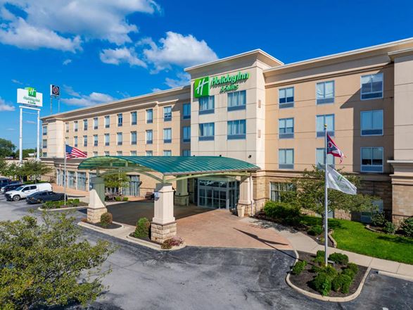 Lender-Owned | Holiday Inn & Suites | I-75 Highway Visibility