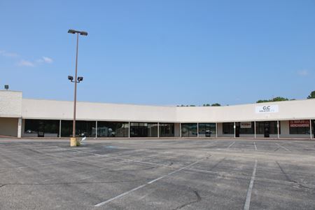 Retail space for Rent at 1328 South Highland Ave  in Jackson