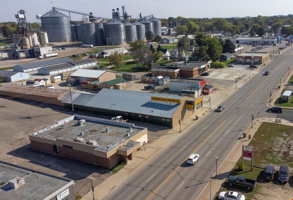 Freestanding building FOR SALE - 202 Main ST 