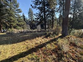 960 SW Yates Dr