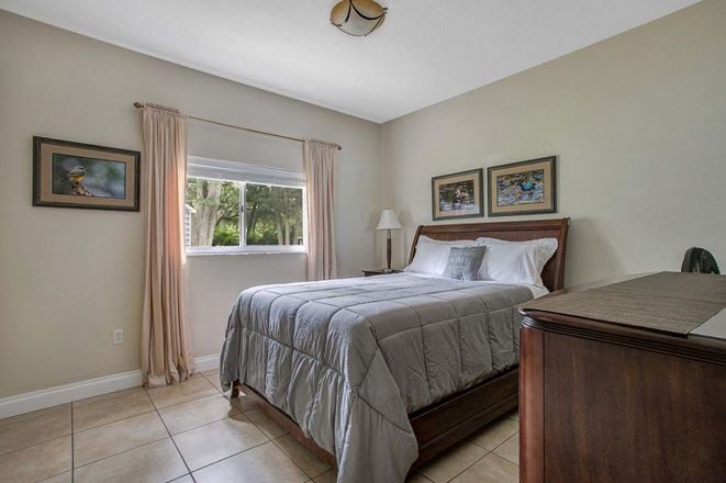 19616 Livingston Ave, Lutz, FL 33559