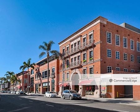 Retail space for Rent at 414 N Bedford Dr in Beverly Hills
