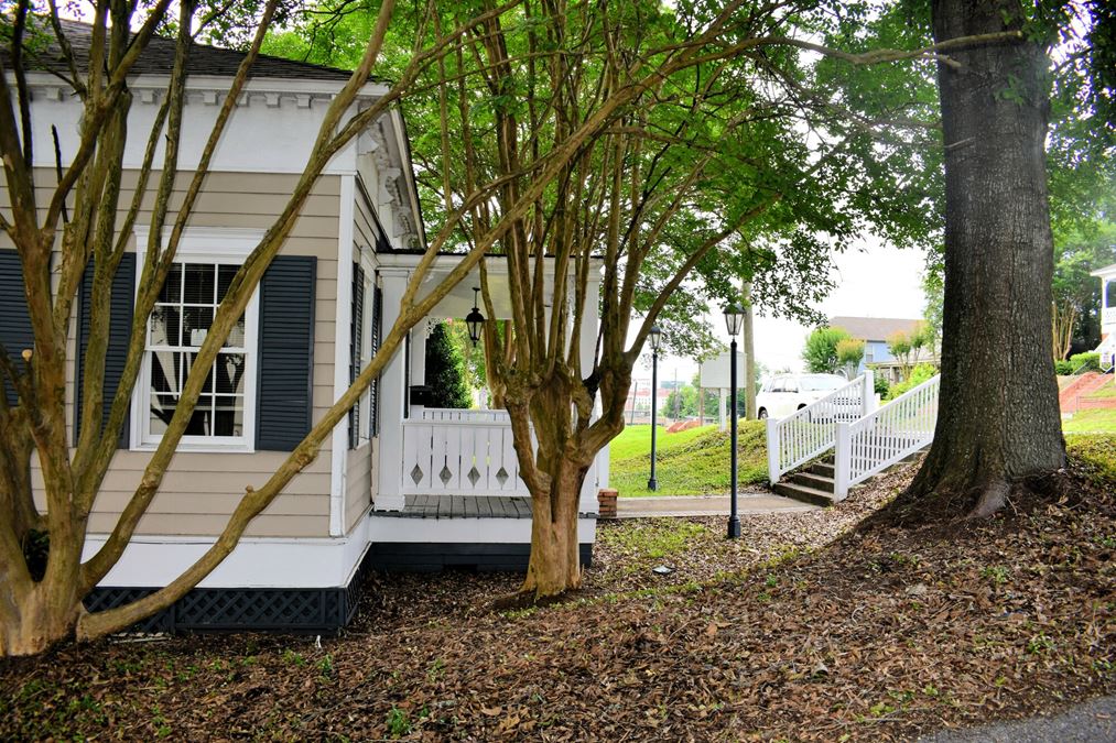 562 Clay St.