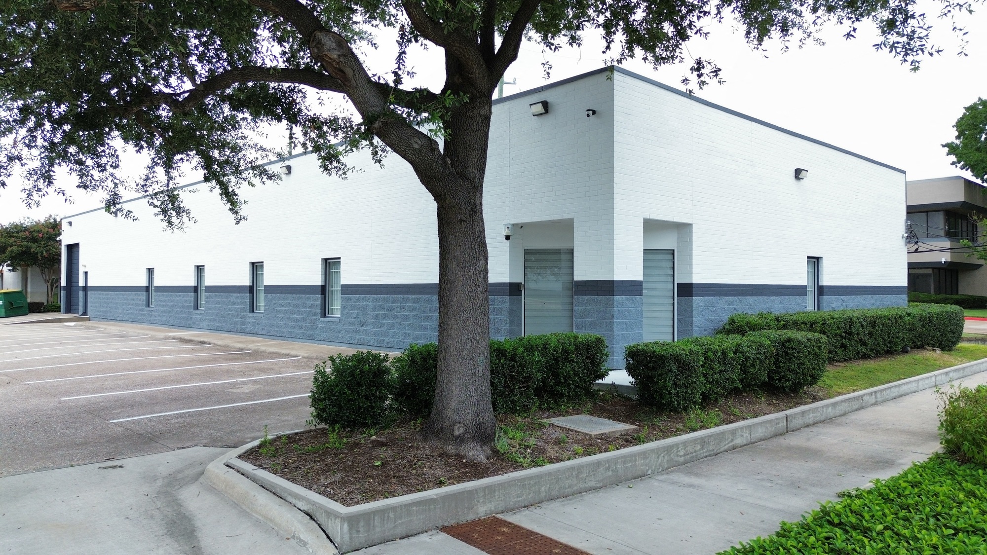 3664 Walnut Bend Ln, Houston, TX 77042