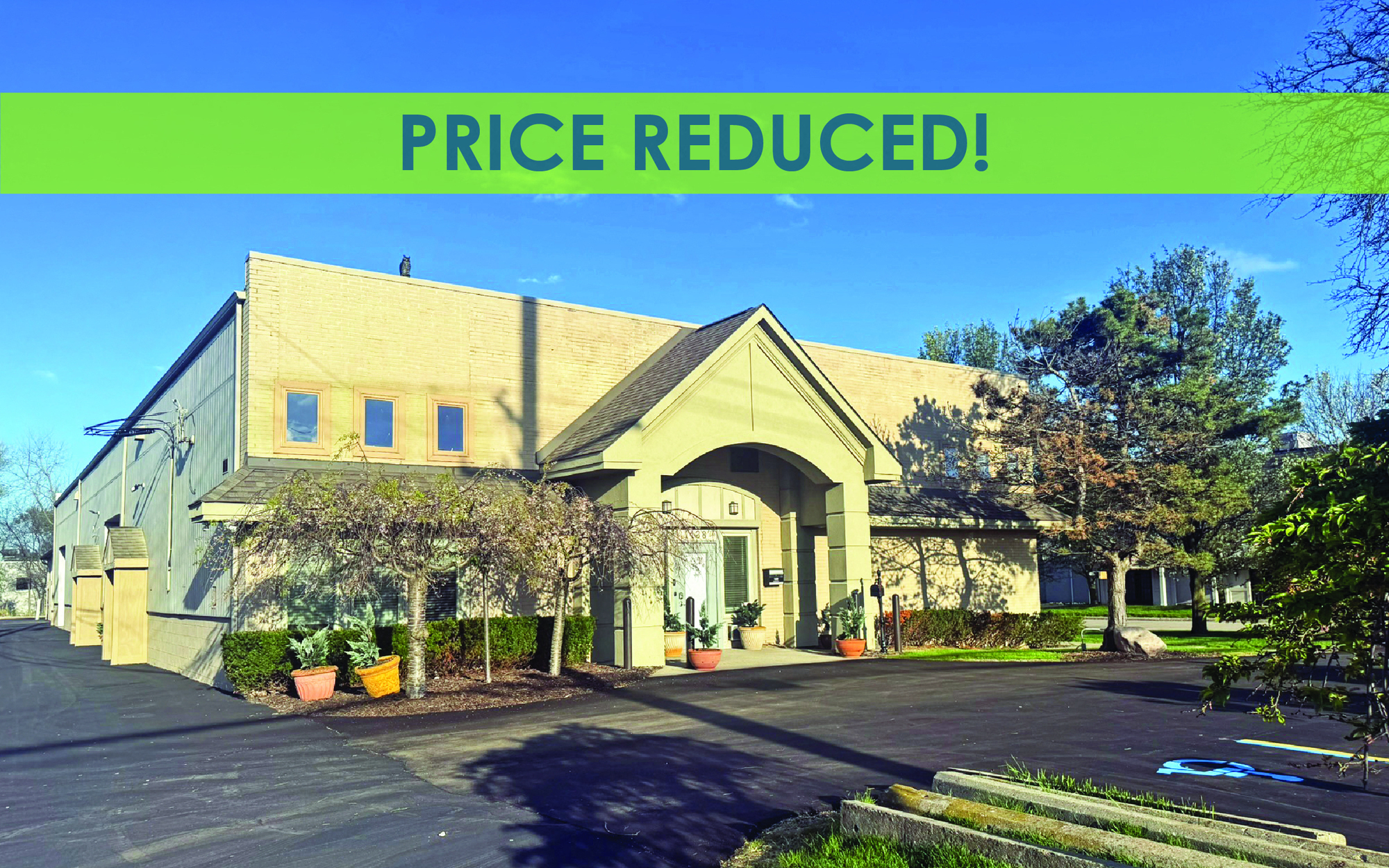 1438 N Crooks Rd, Clawson, MI 48017