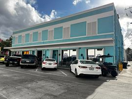 Former Restaurant/Bar Retail Storefront in Vibrant Beach Town