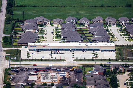 Retail Space | ±1,830 - 2,440 SF | Pearland, TX - Pearland