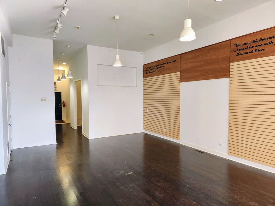 Bucktown 1,300 SF Move-In Ready Retail Space